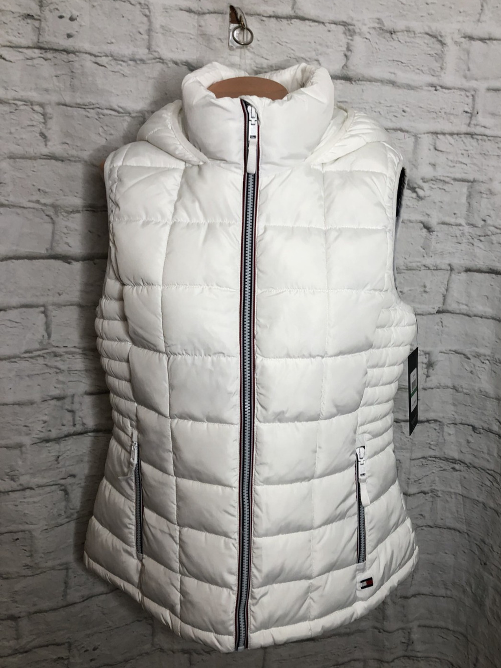 Tommy Hilfiger Women’s White Puffer Vest with Hood and Zippered Pockets $99.50 L